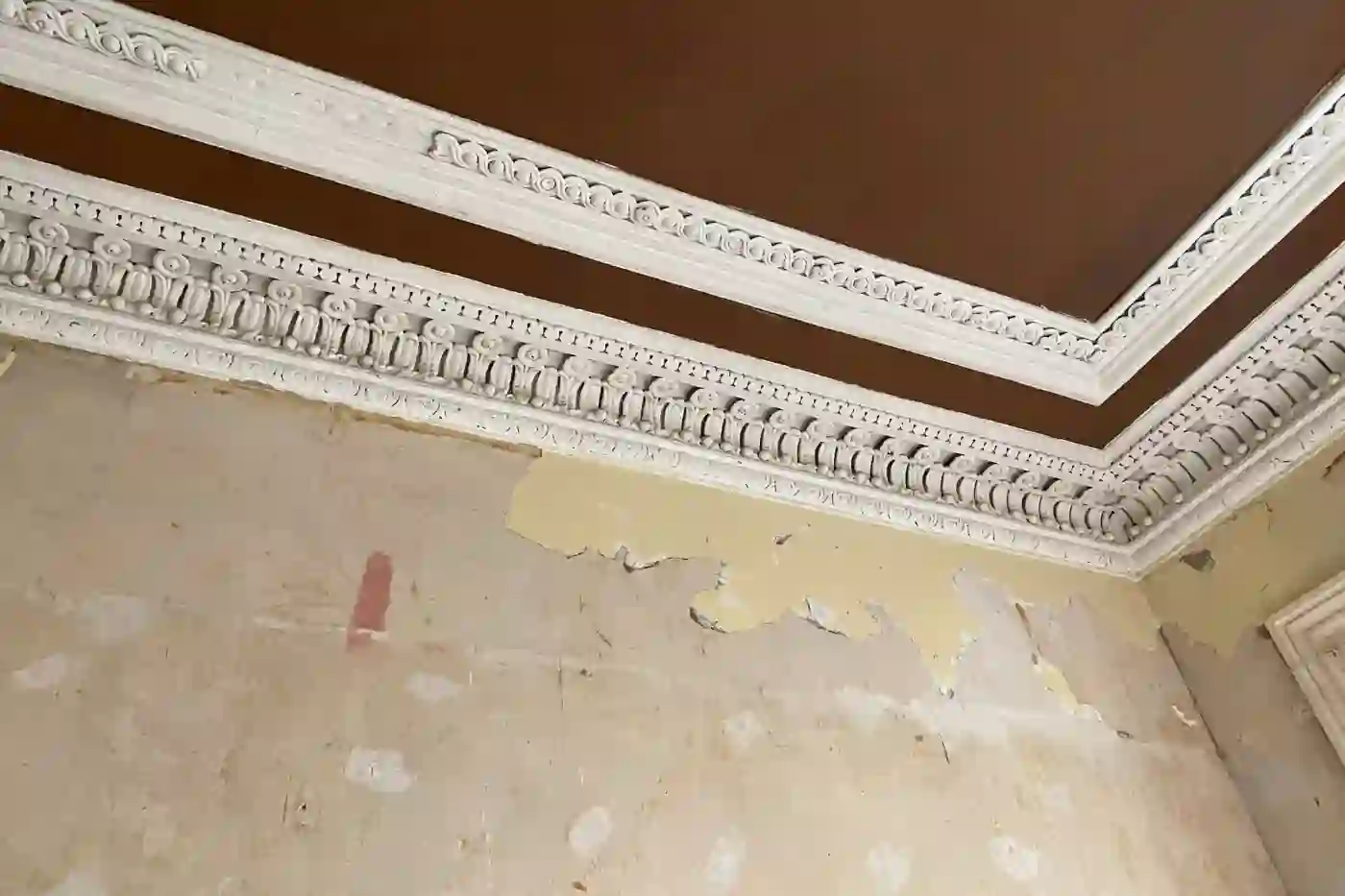 Gallery image for Cornice repair and ceiling rose installation in Finnieston, Glasgow: Missing plaster decorations - before restoration