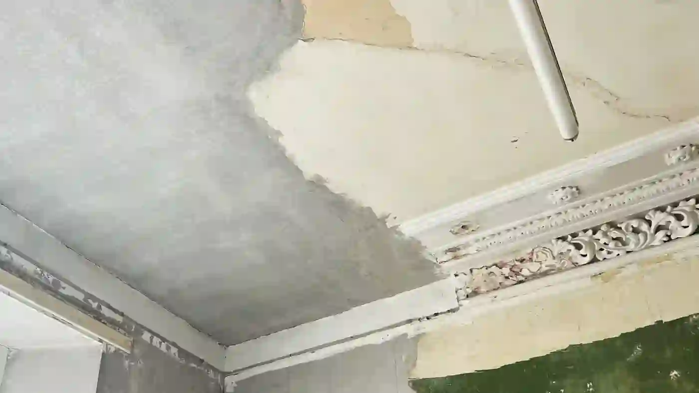 Gallery image for Cornice Restoration And Fitting In Glasgow's West End: Before the restored cornice was fitted